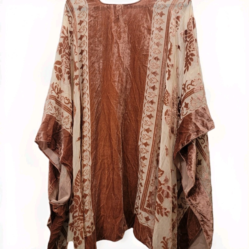 torrid Rust & Cream Velvet Border-Print Kimono Robe